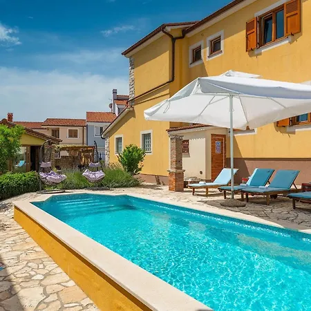 Сasa de vacaciones Fani Pula